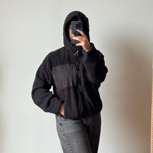 ROARK Women's Rambler Fleece in Black - Picture 1 of 13